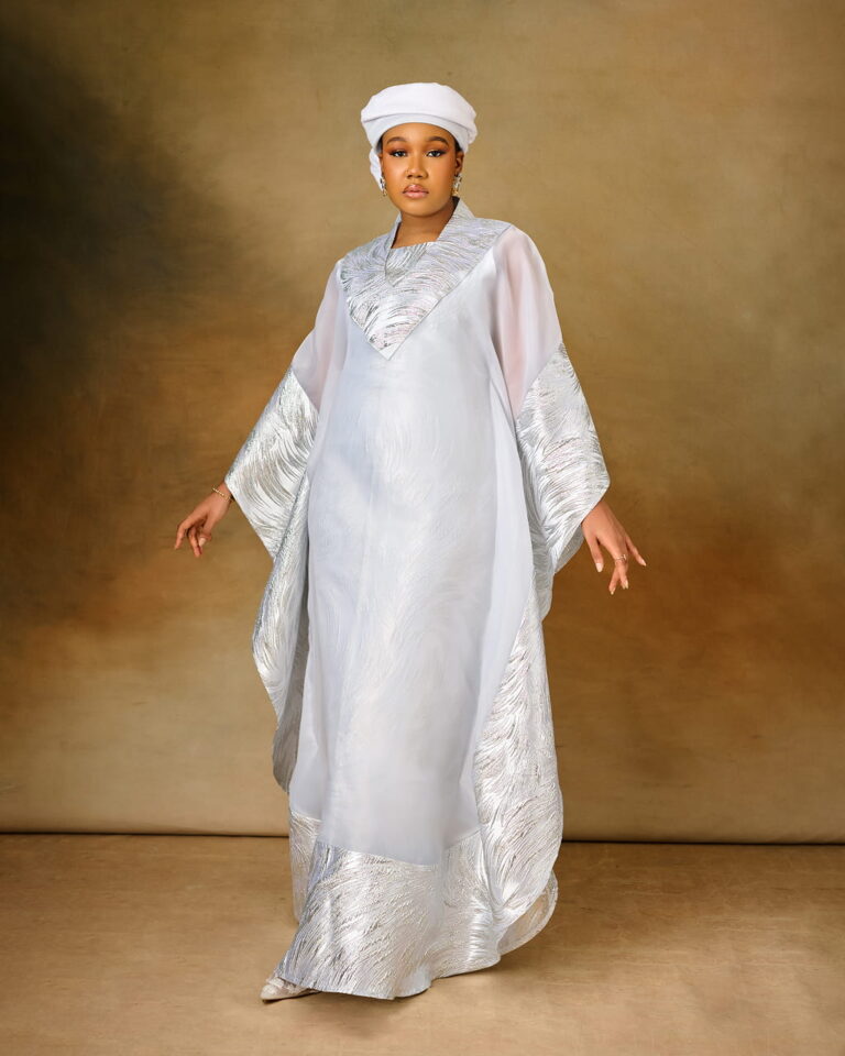 Didi Brocade Set in White & Silver